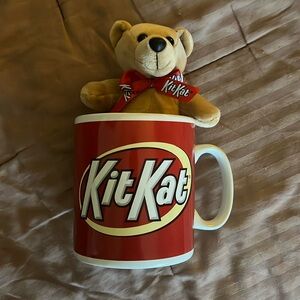 oversized KitKat mug with bear